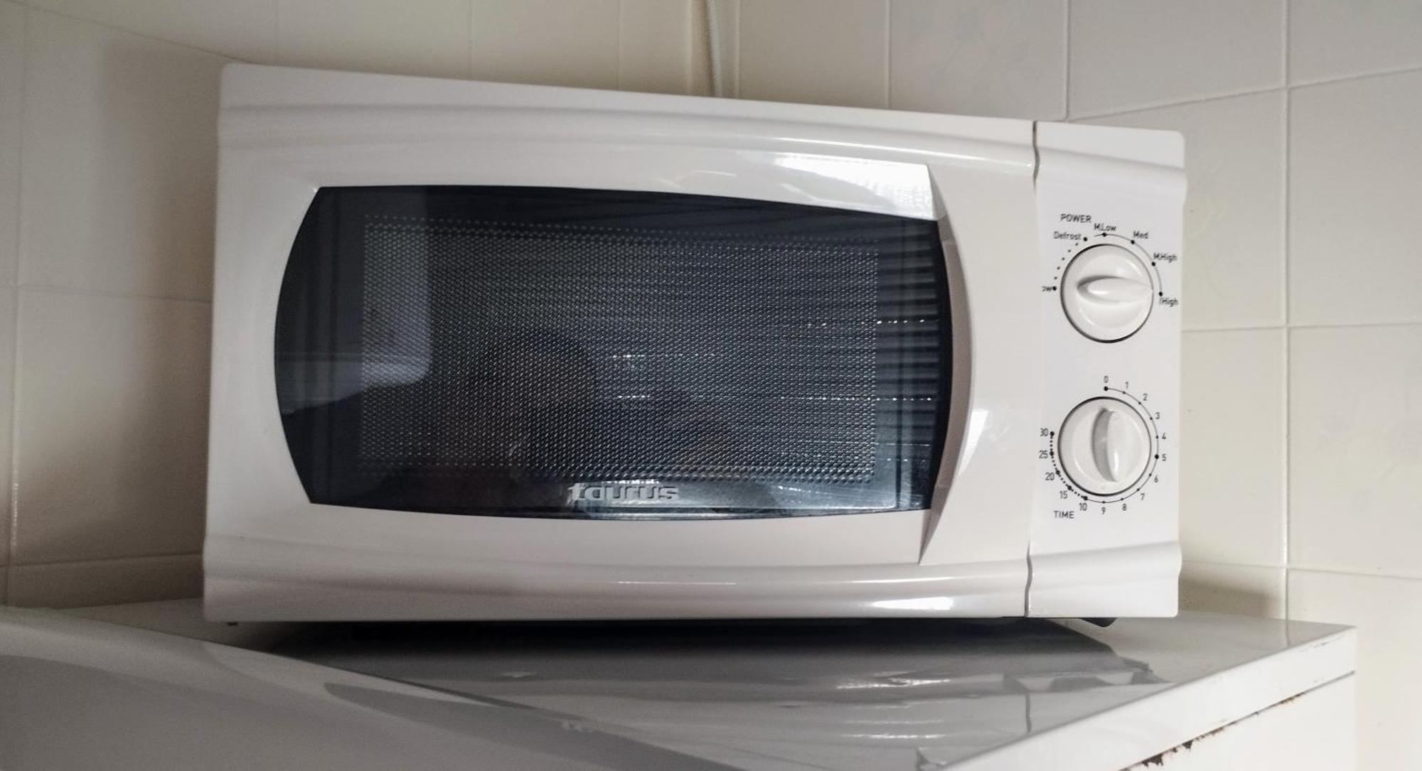 1 Y Salon Con Sofa Cama Bien Comunicado Con El Centro Appartamento Siviglia